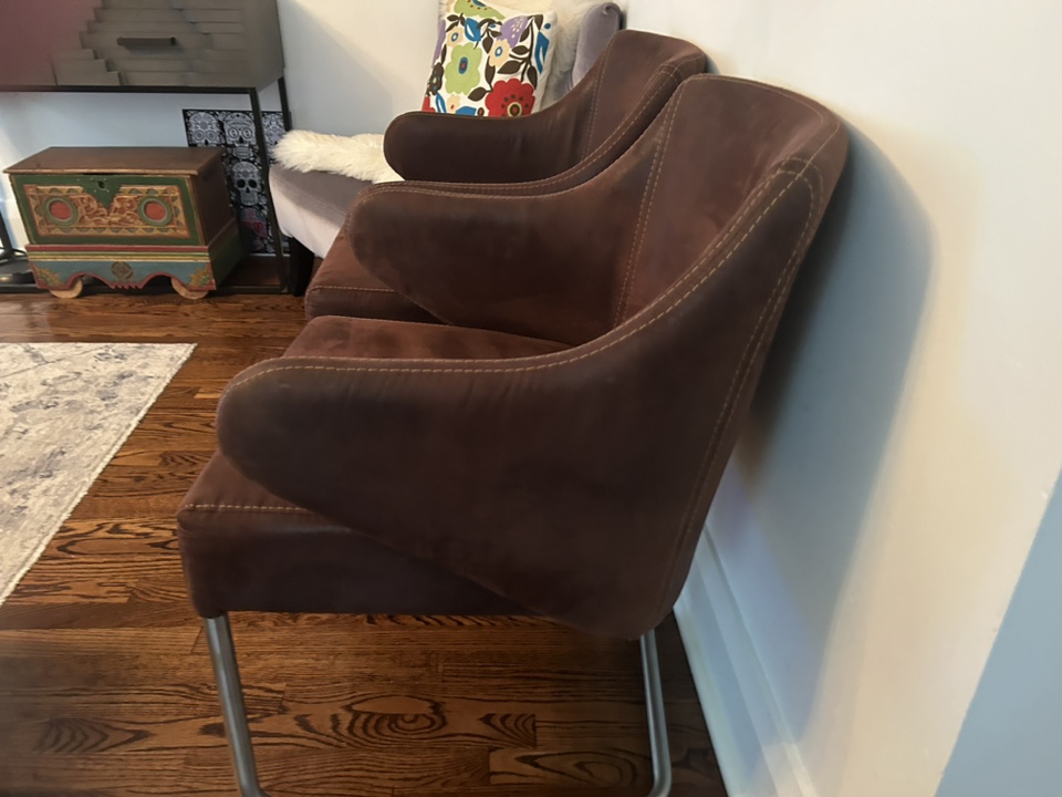 2 suede chairs - photo 3