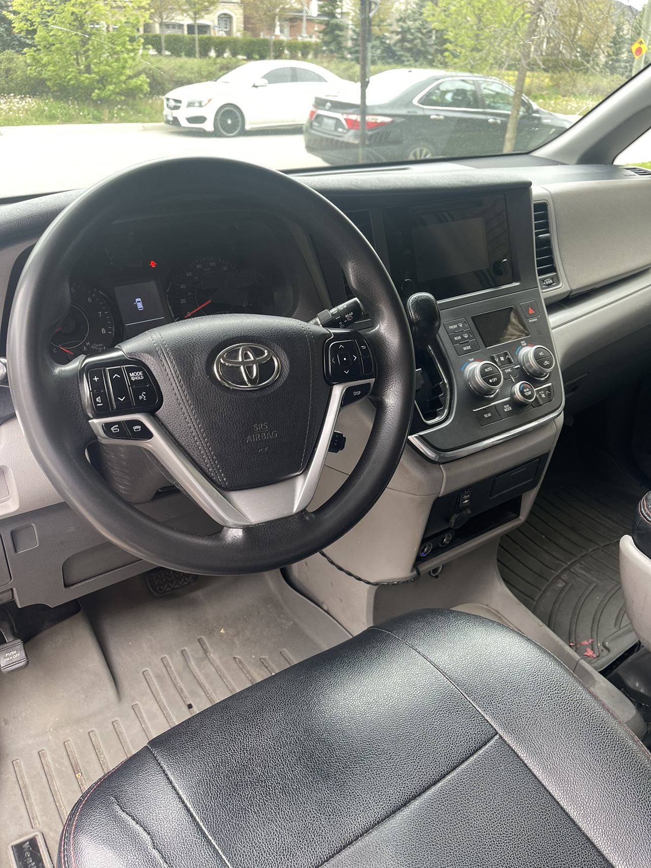 2017 Toyota Sienna image indicator(5)