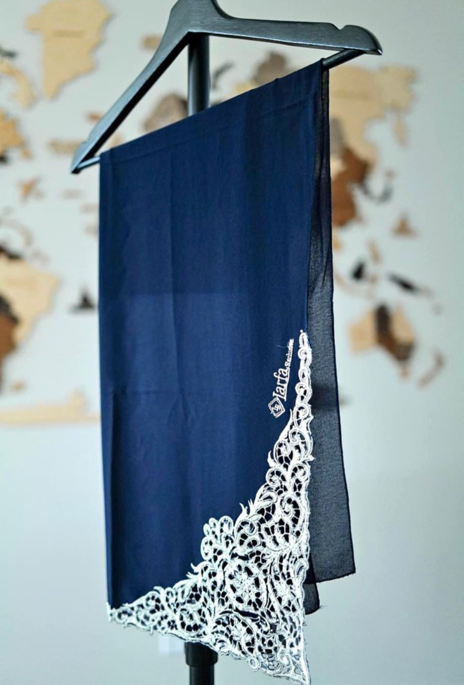 Beautiful Abaya - like new thumbnail