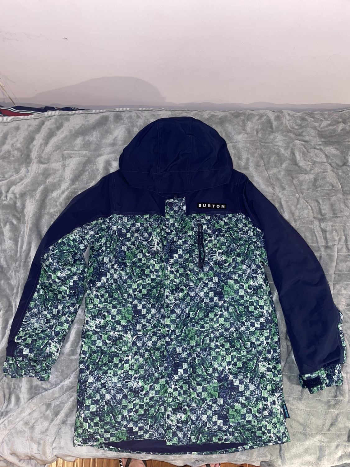 Burton snowboarding/ski jacket - photo 3