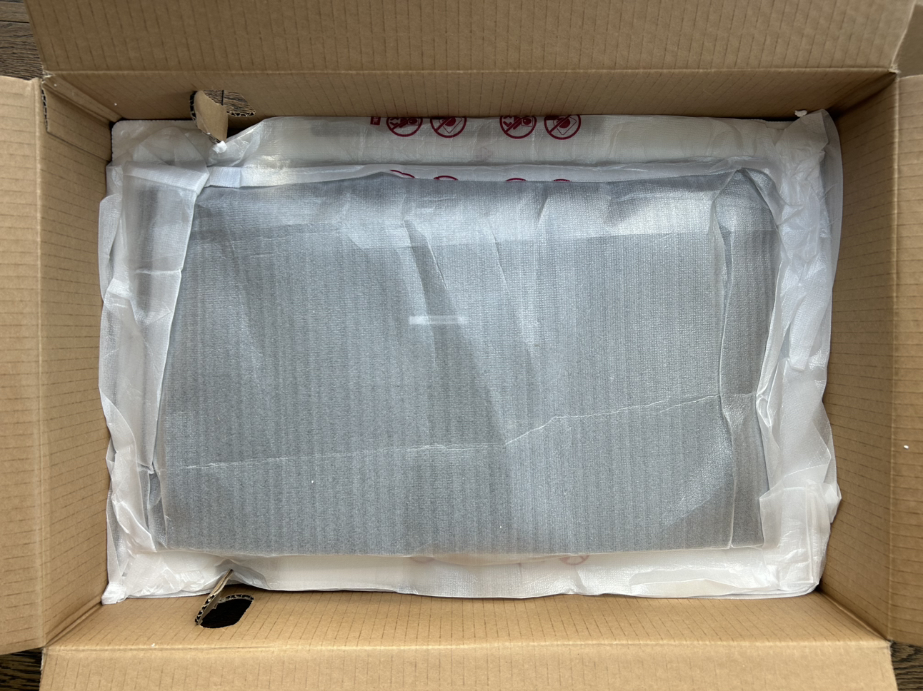 24" IPS Full HD Monitor with 3-Side Virtually Borderless Design image indicator(5)