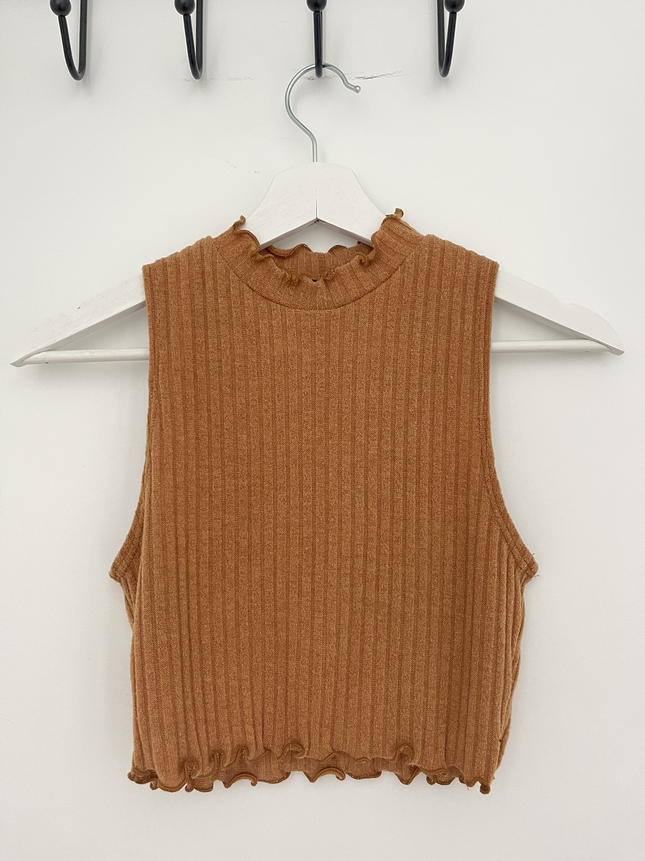 Cropped tops size M/S