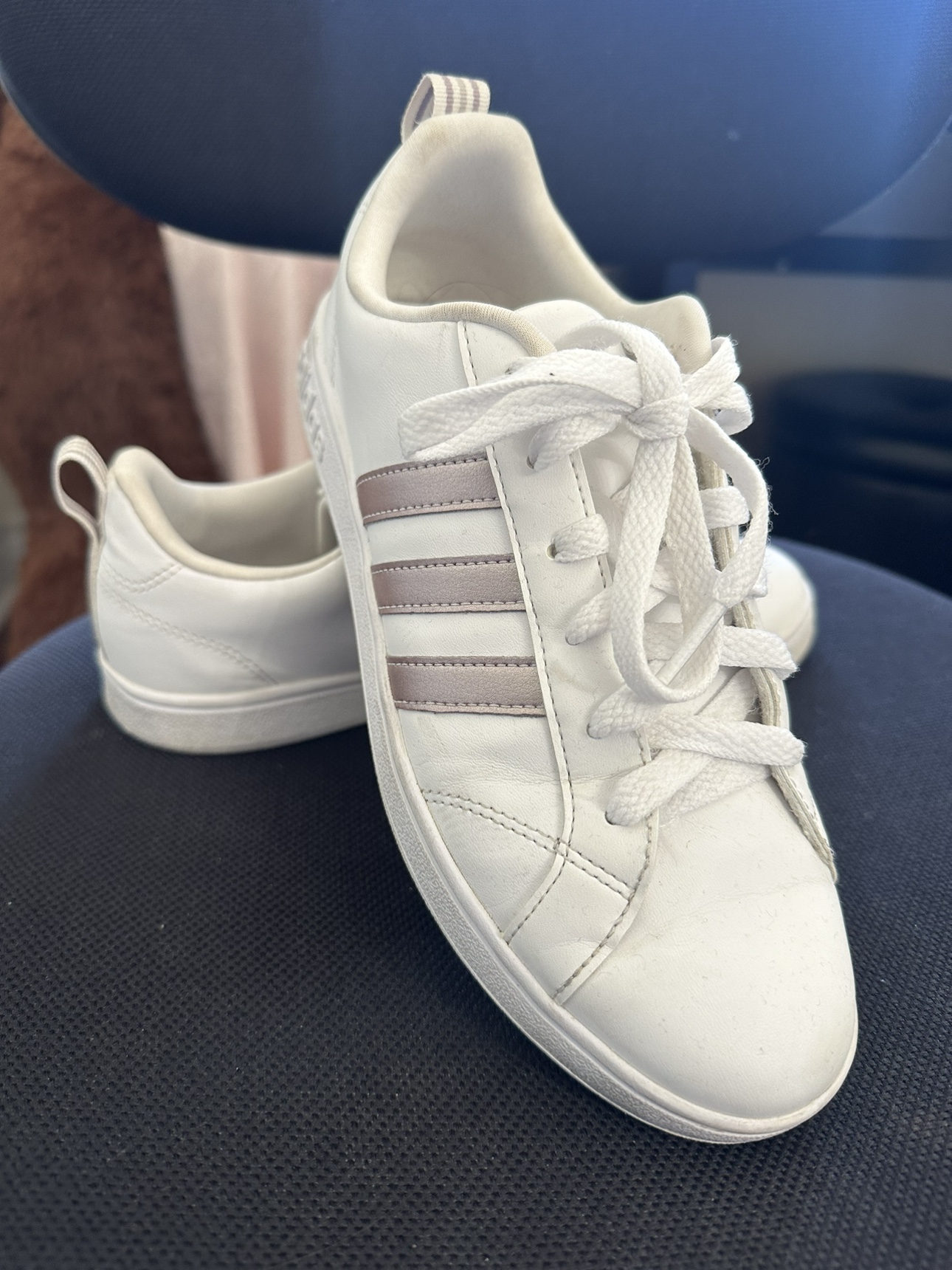 Adidas Shoes image indicator(4)