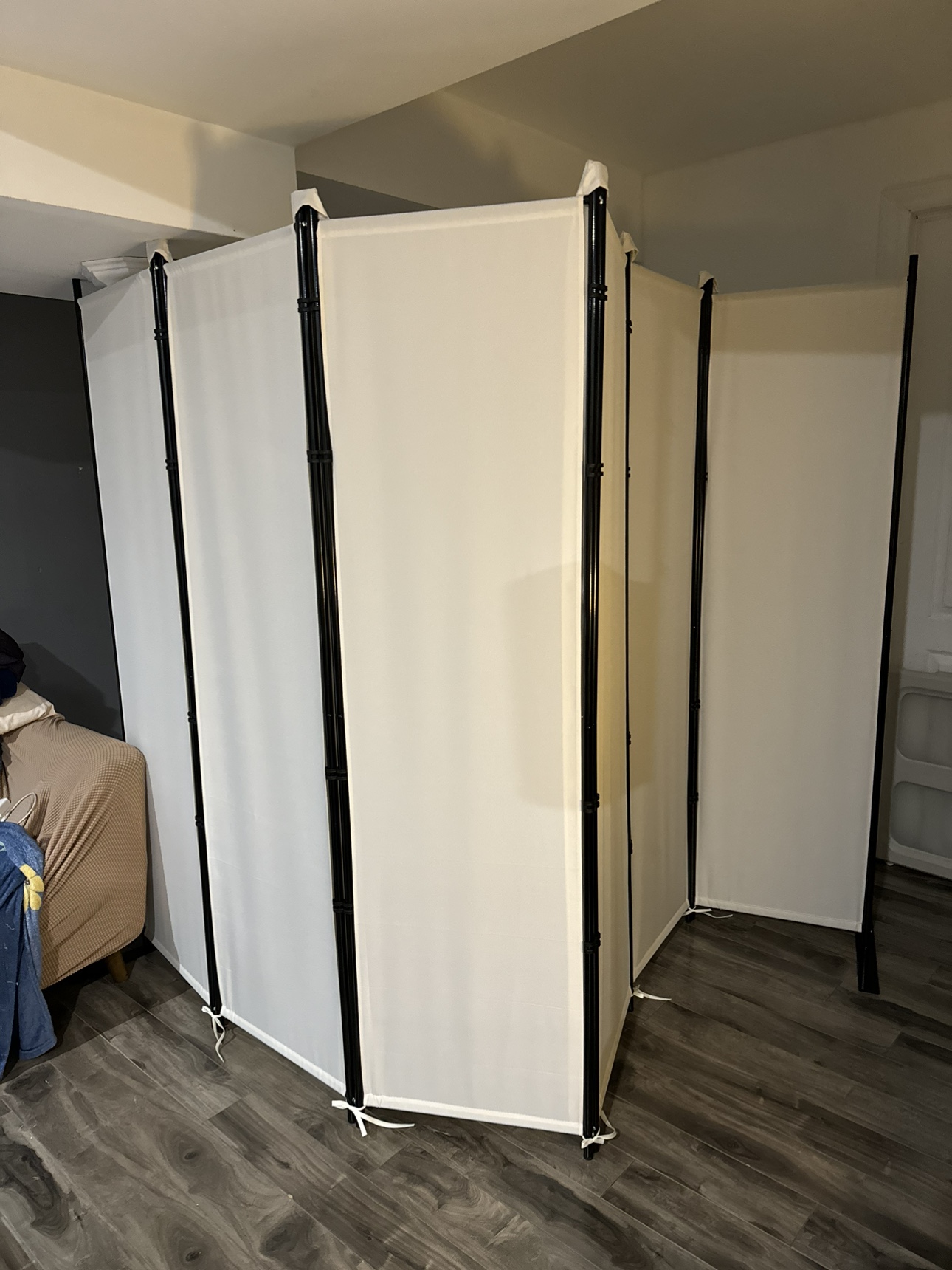 Wall Divider (6 panels)