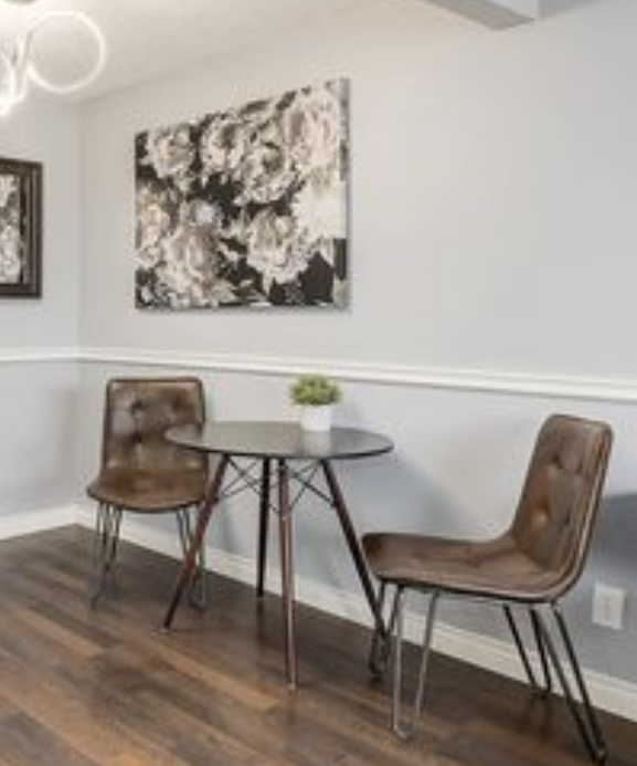 Solid wood Bistro Dinning table+ chairs