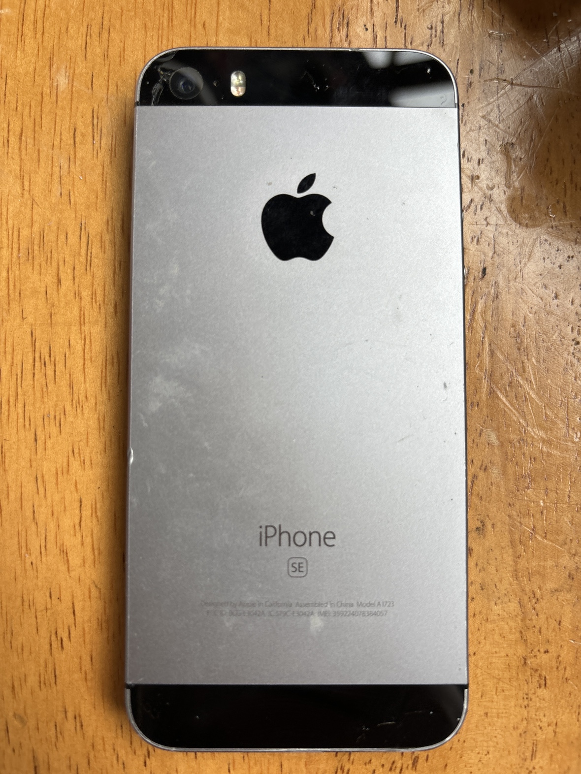iPhone SE - photo 2