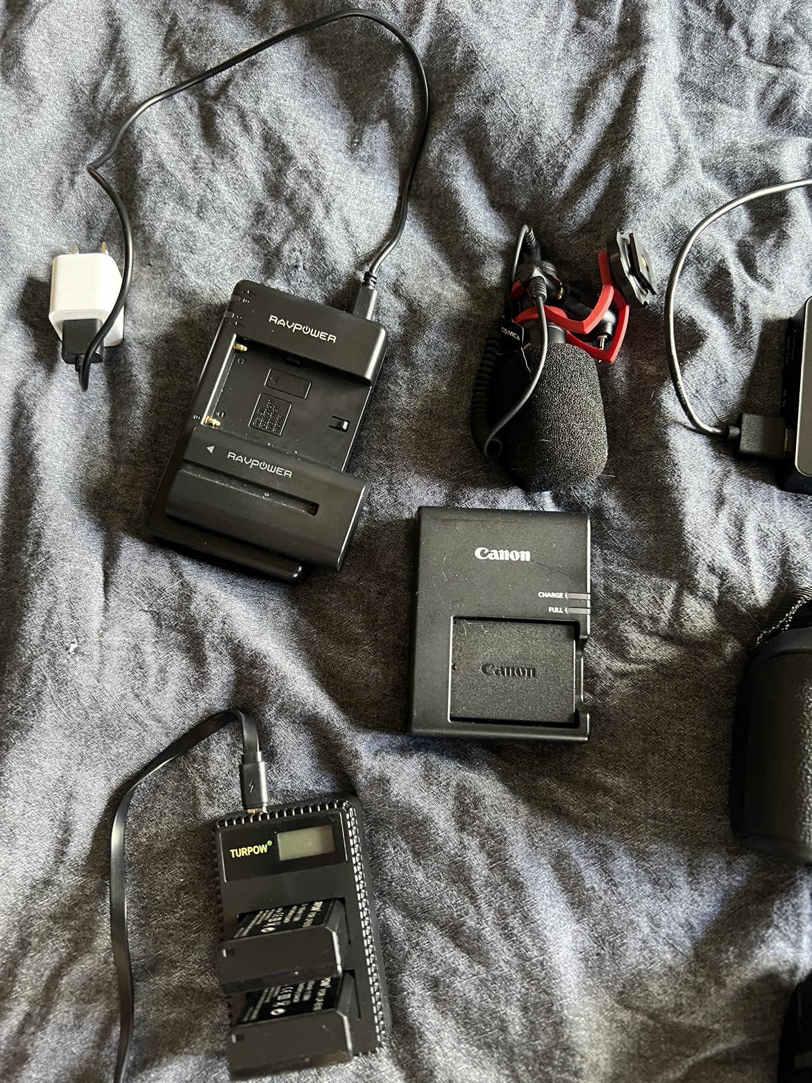 Cannon rebel t7 content creator starter kit - photo 5