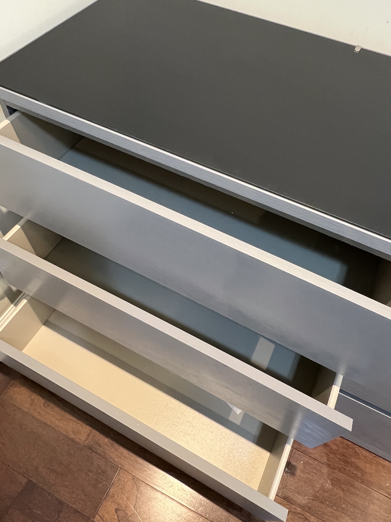 MALM 6-drawer dresser, grey with glass top - photo 2