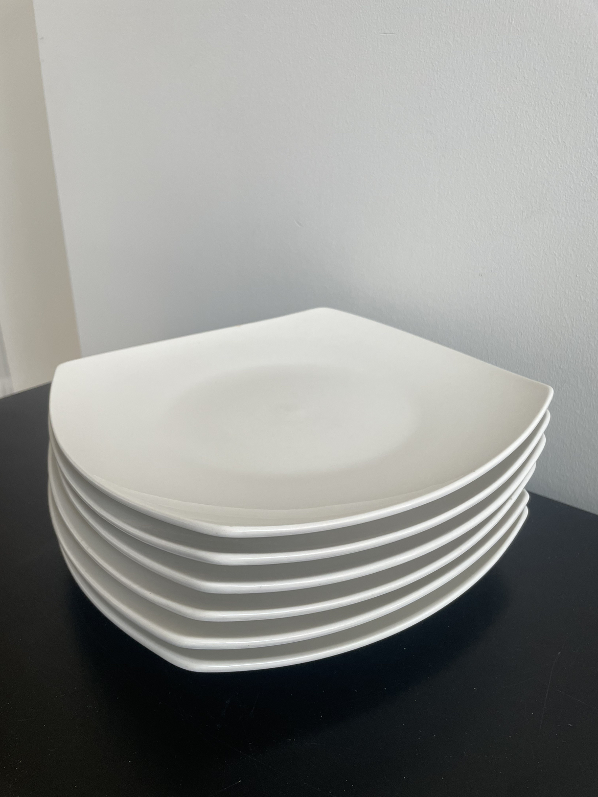 6 white plates thumbnail