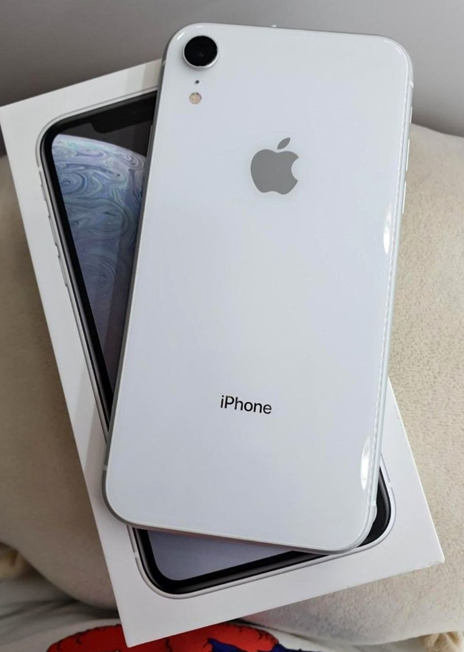 iPhone XR Mint Condition - Unlocked thumbnail