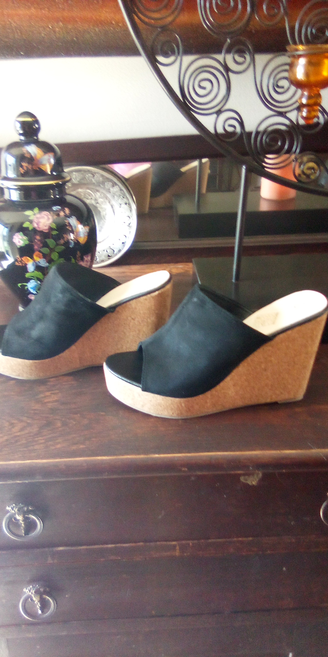 Brand New Wedge Black Plush Shoes - photo 4