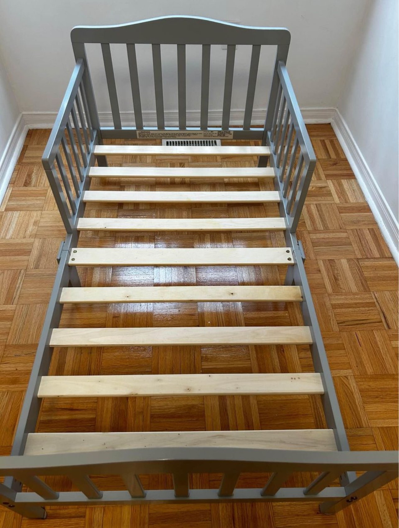 Toddler bed