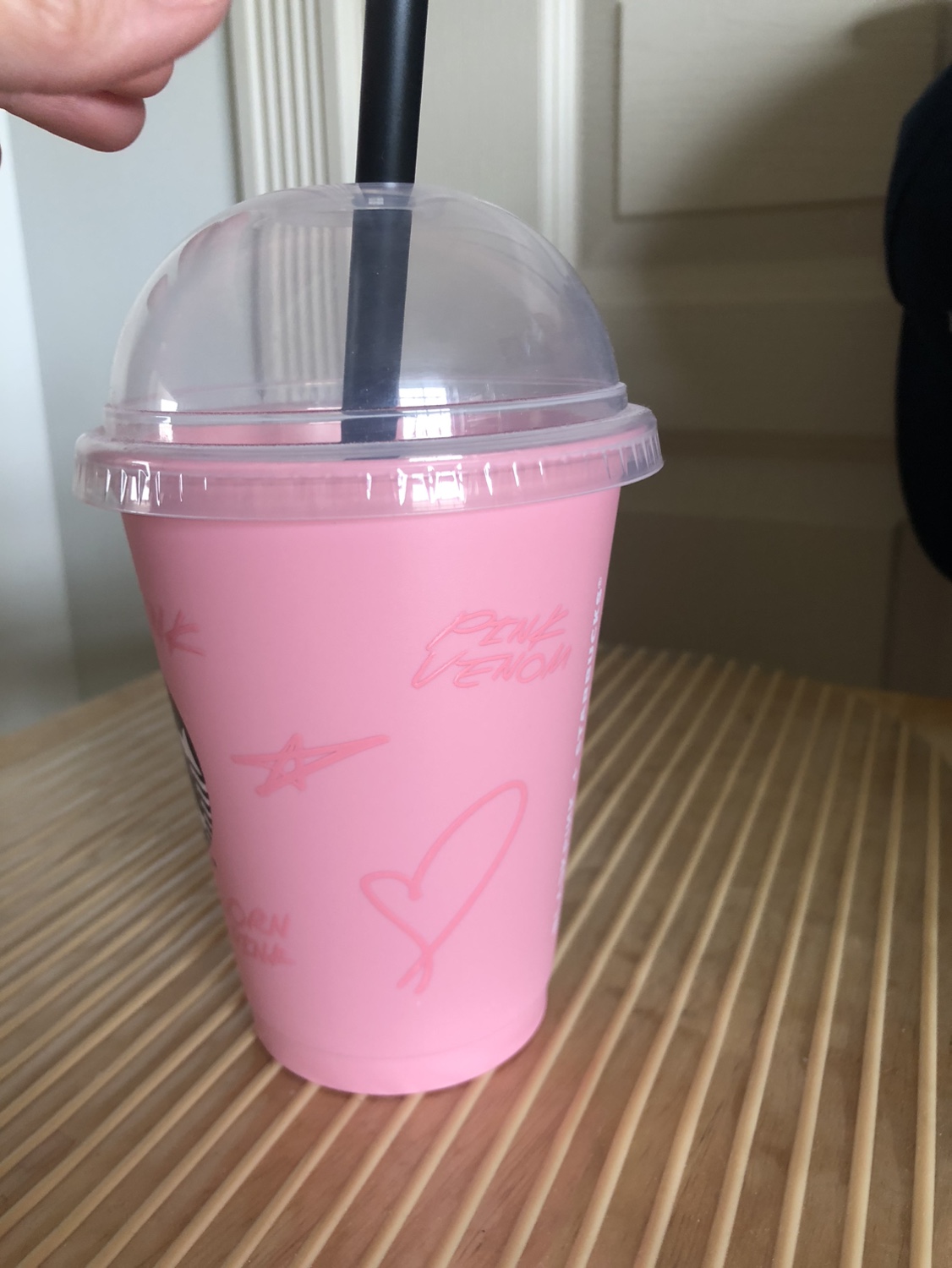 Starbucks Limited Edition Black Pink Cup image indicator(3)