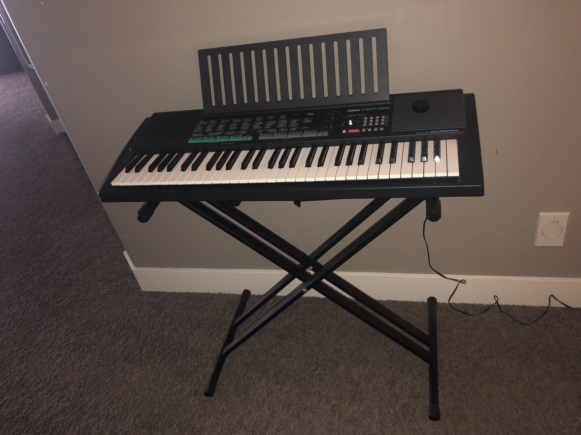 Yamaha PSR-150 with stand
