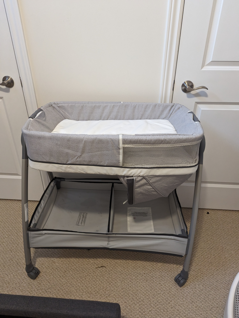 Graco Dream Suite and bath support and wedge pillow - photo 4