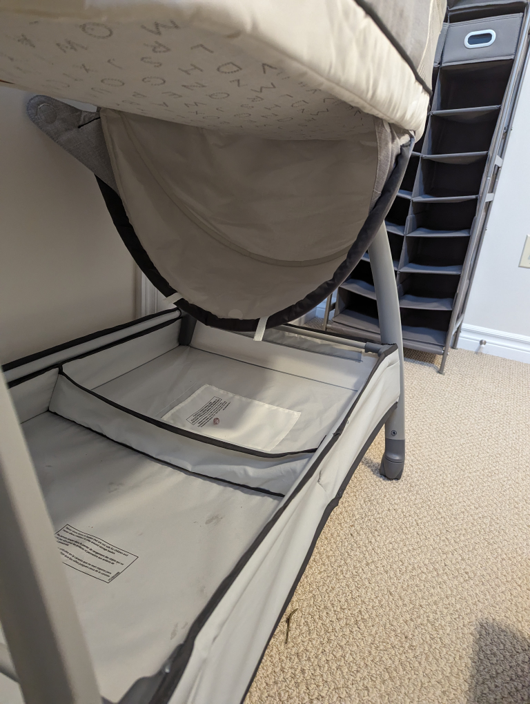 Graco Dream Suite and bath support and wedge pillow - photo 5