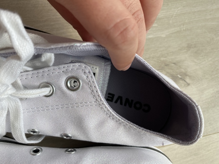 Converse Sneakers image indicator(4)