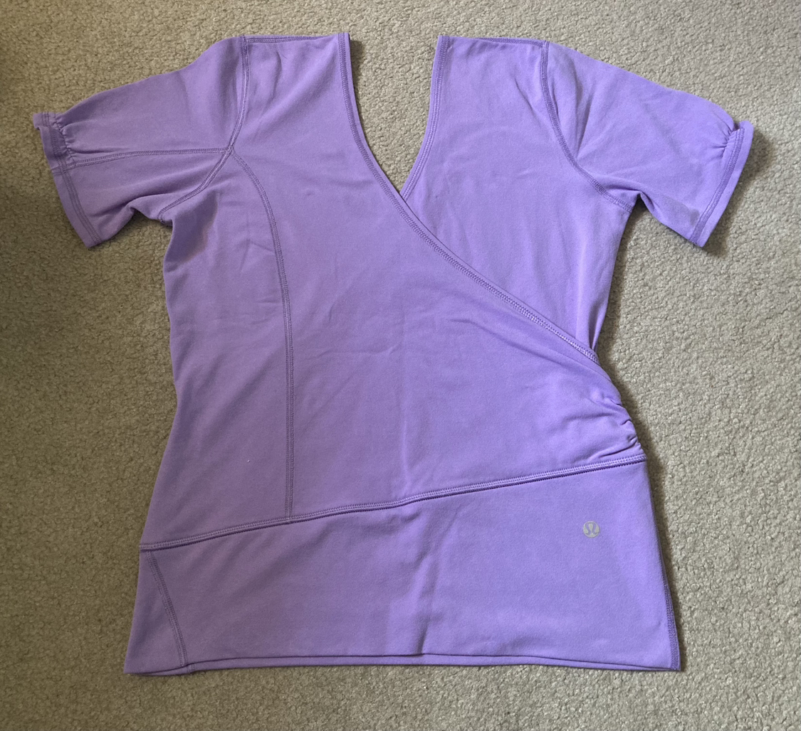 Lululemon Shortsleeve Size 6 image indicator(2)