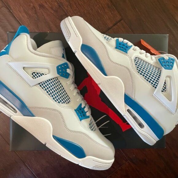 Jordan 4 Military Blue (BRAND NEW)