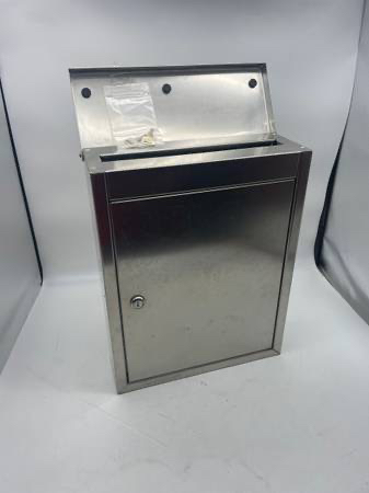 Metropolis Locking Wall Mount Mailbox, Stainless Steel thumbnail