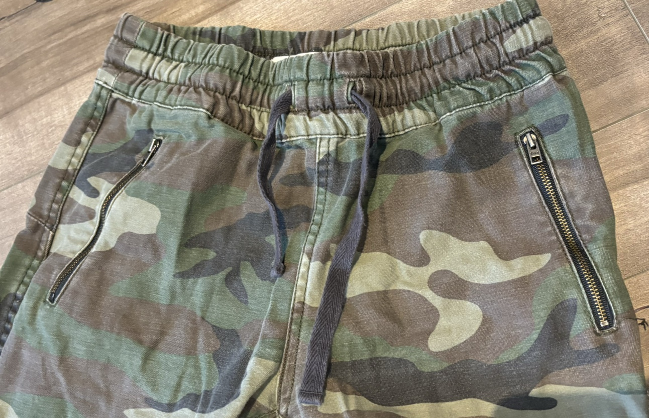 Aritzia TNA Alix Camo Camouflage Jogger Pants - photo 4