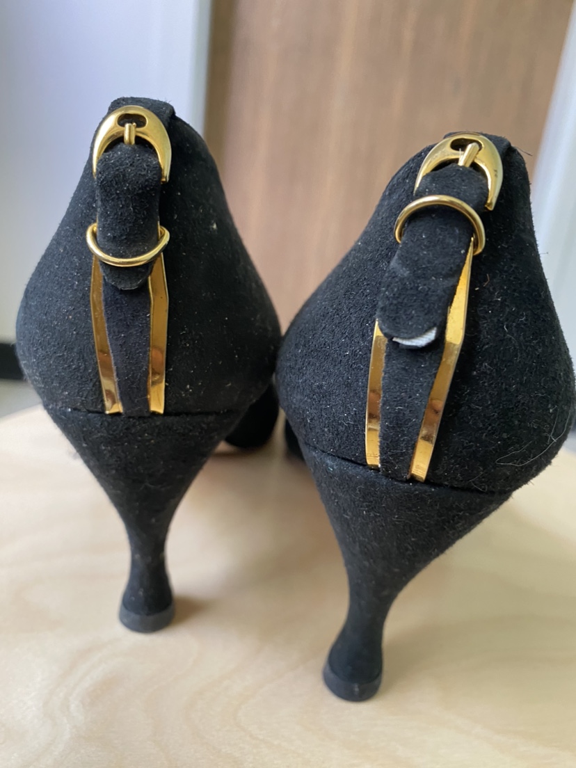 Black suede pumps - photo 3