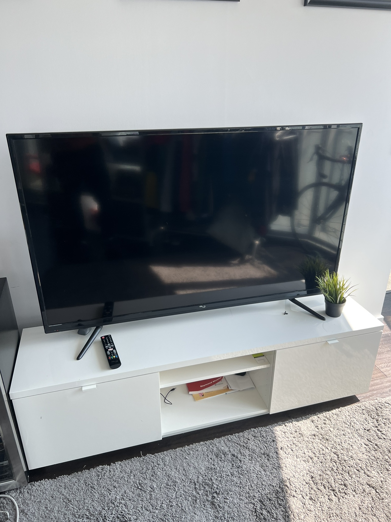 WHITE TV STAND - photo 2