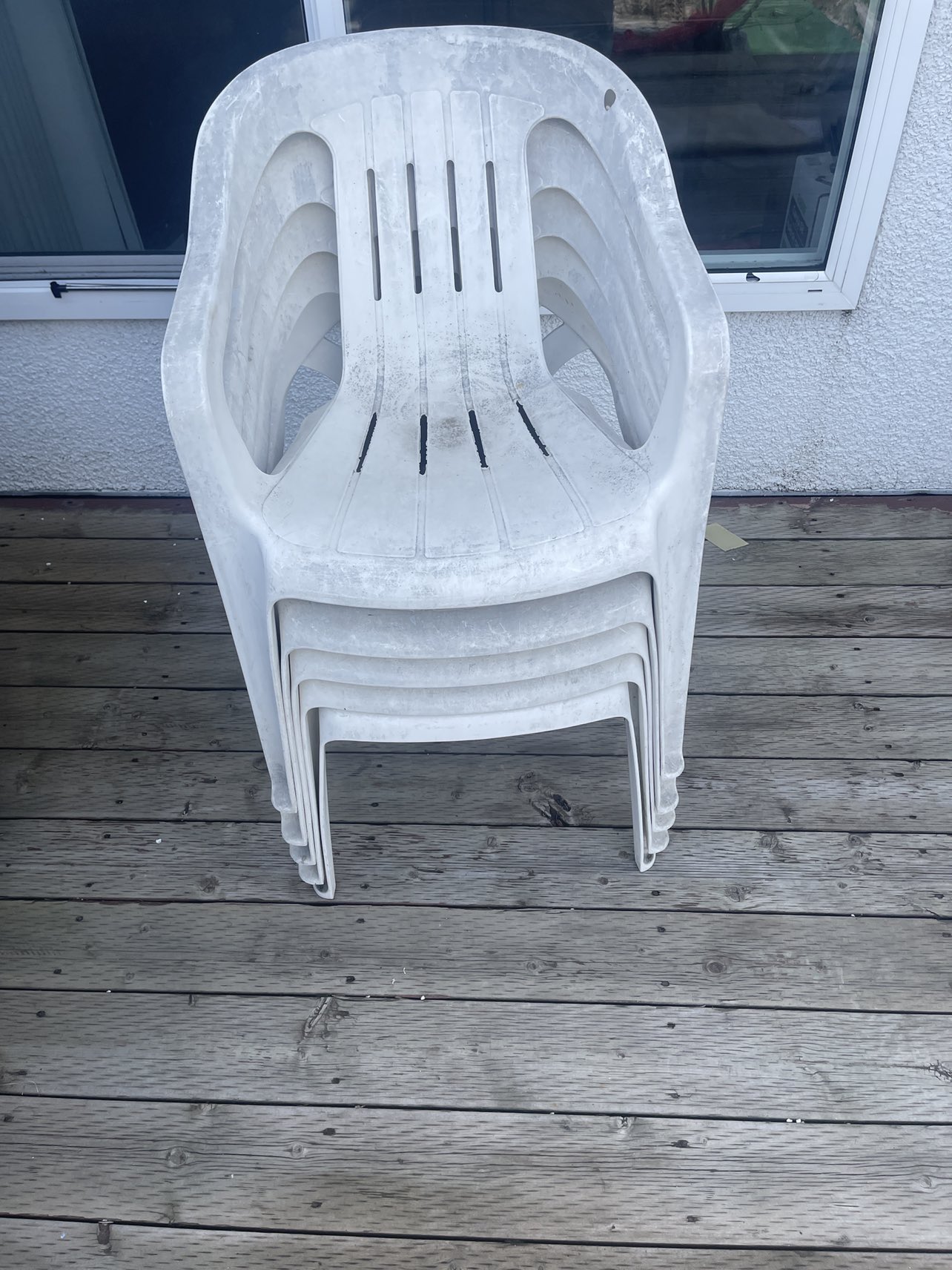 5 plastic chairs