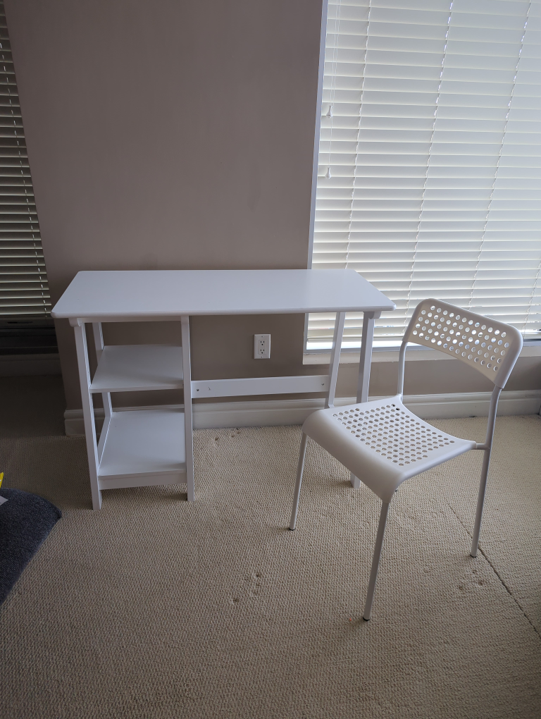Desk and chair - photo 3