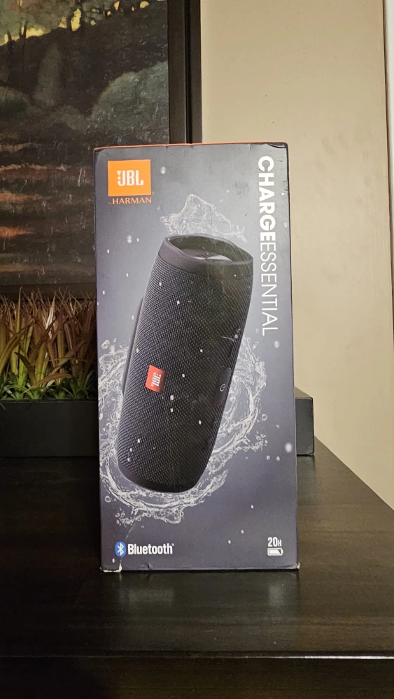 JBL Charge Essential Speaker thumbnail