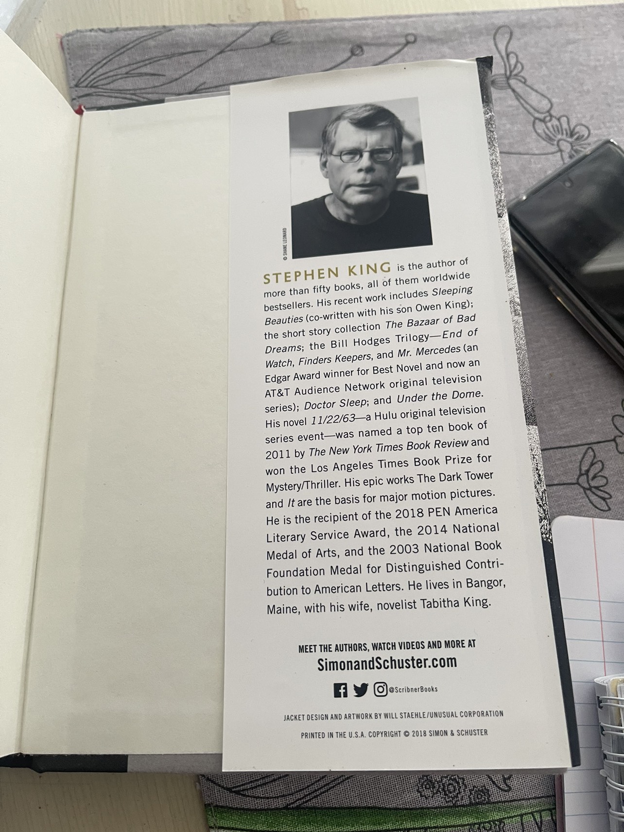 Two Stephen King Books image indicator(9)