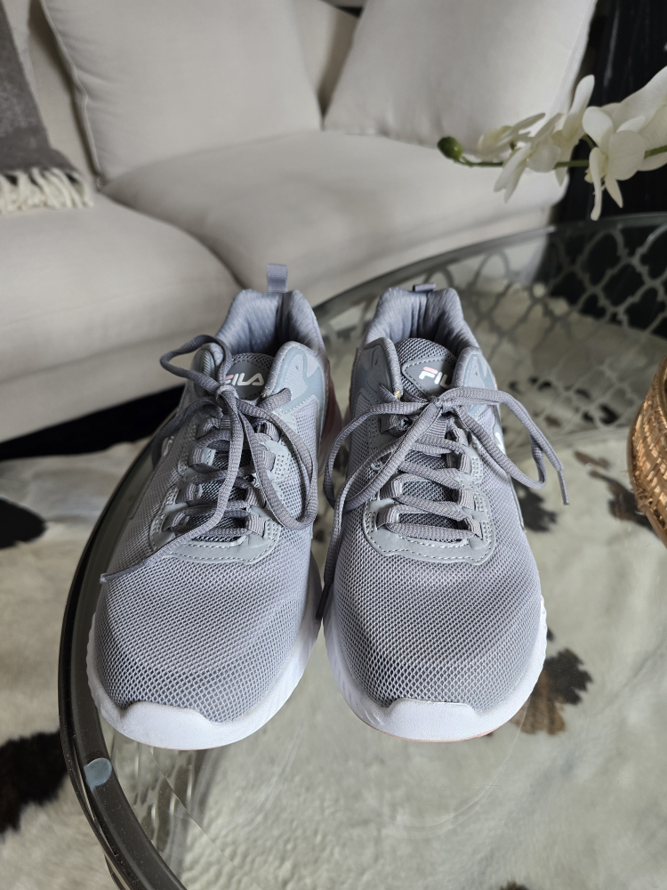 Fila Running Shoe Size 8 - photo 2