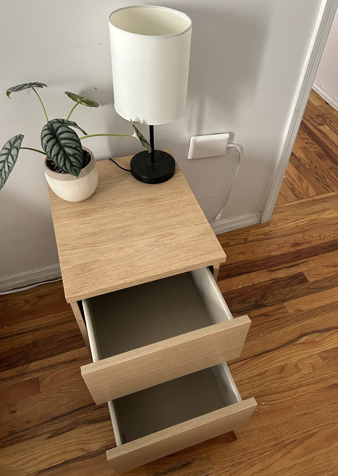 IKEA Bedside Table - photo 4