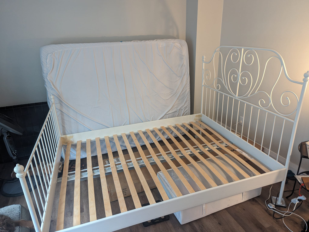 Ikea Queen Bed Frame - white - photo 3