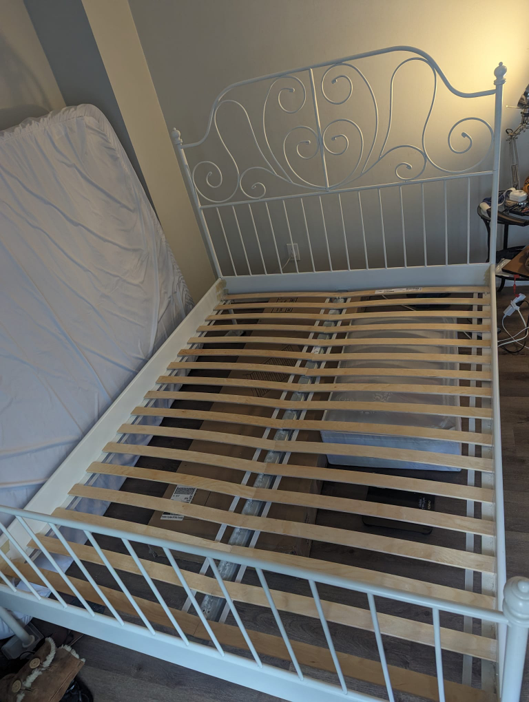 Ikea Queen Bed Frame - white - photo 4