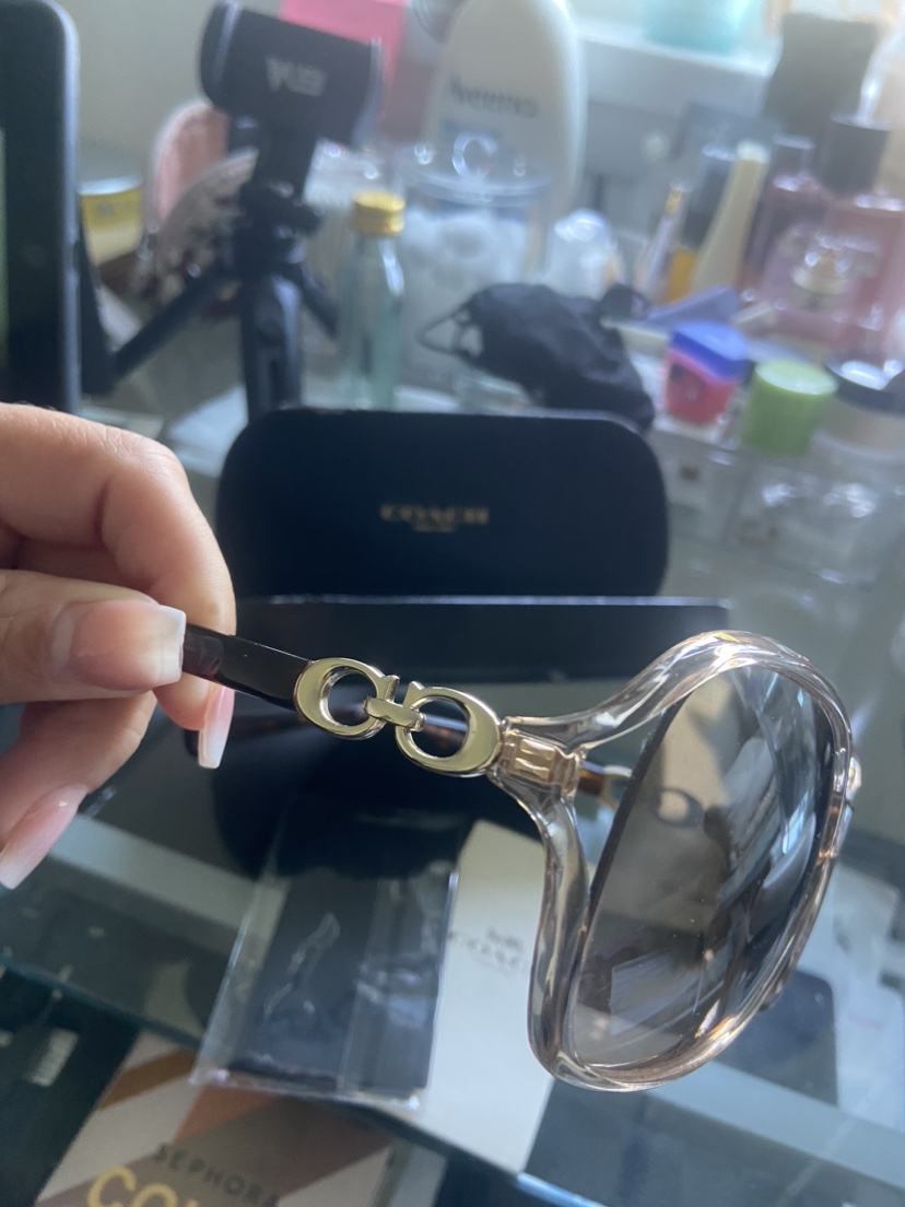 Coach sunglass image indicator(4)