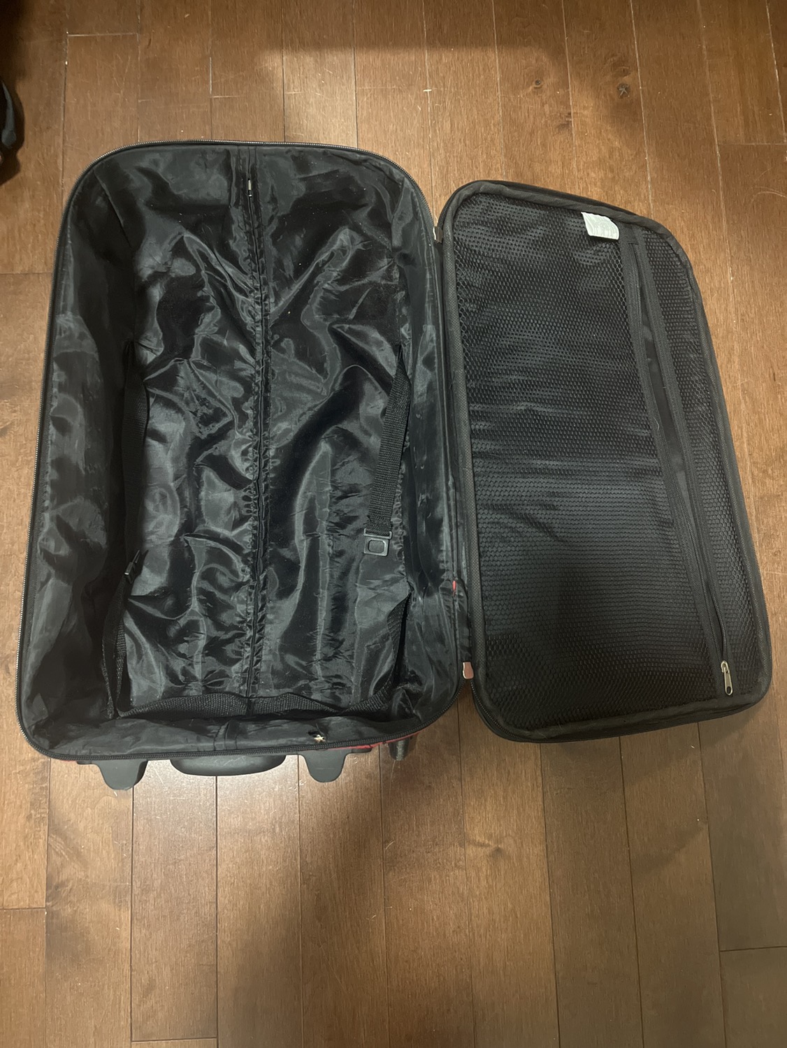 carry on suitcase - photo 2