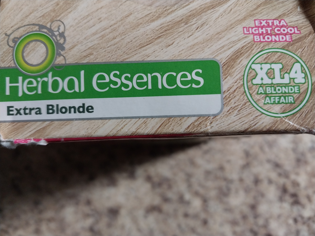 2 Bottles Hair Colour w/Applicator Brush. image indicator(4)