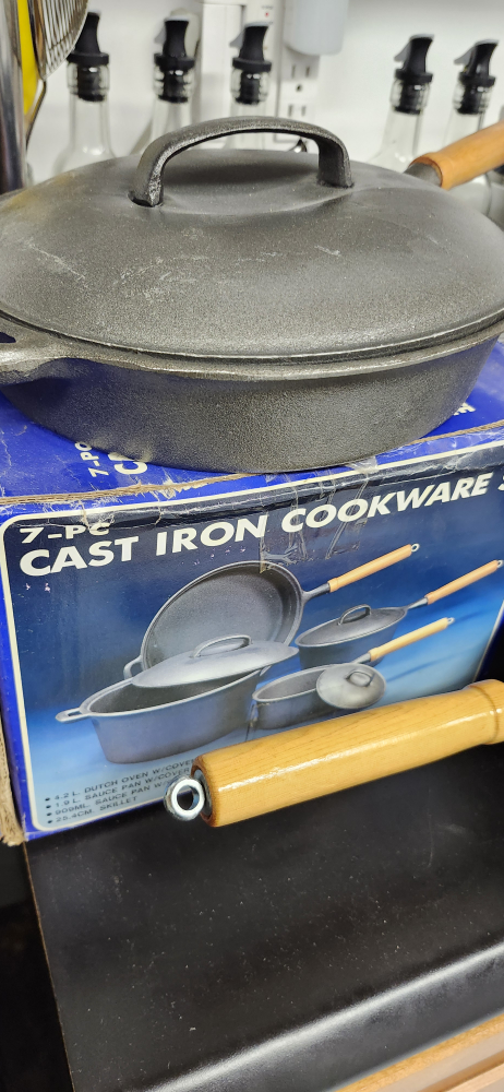 7pc CAST IRON COOKWARE thumbnail