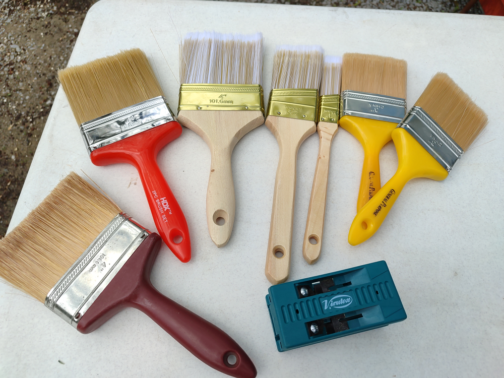 Lot paint brush. brushes