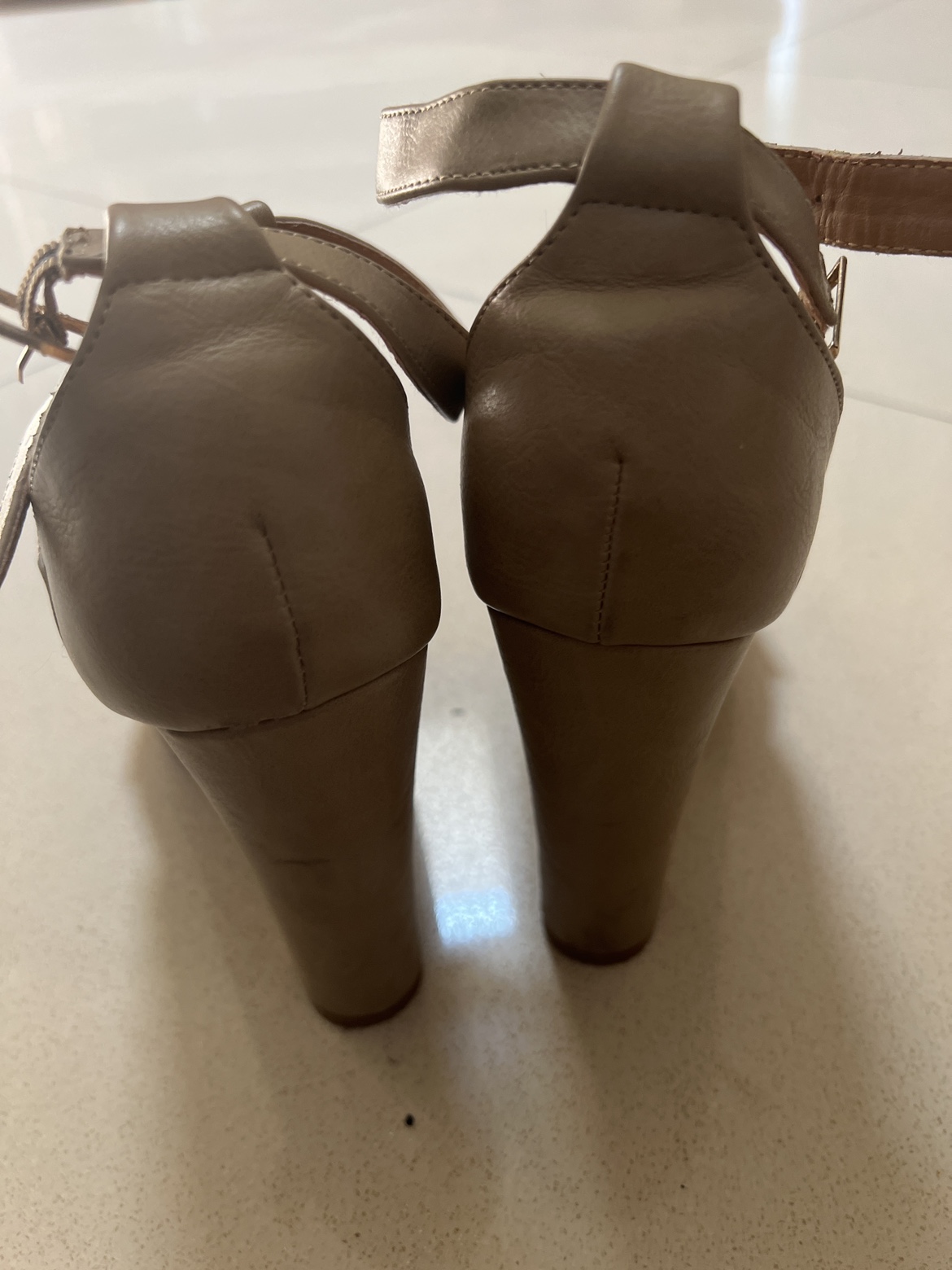 Women high hill shoes - photo 2