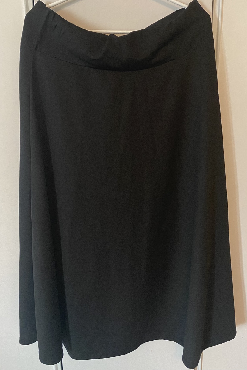 Solid colour full length skirt - black