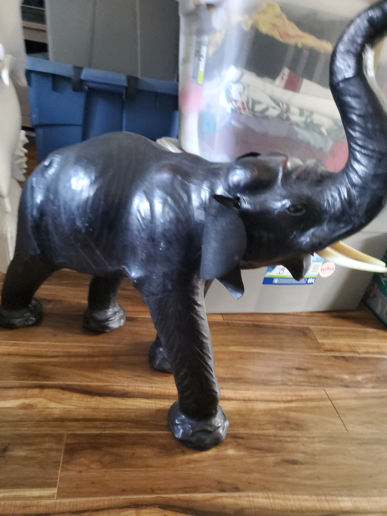 Elephant statue - photo 2