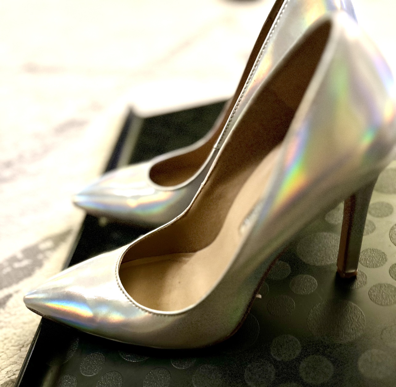 Manolo Blahnik shoes image indicator(3)