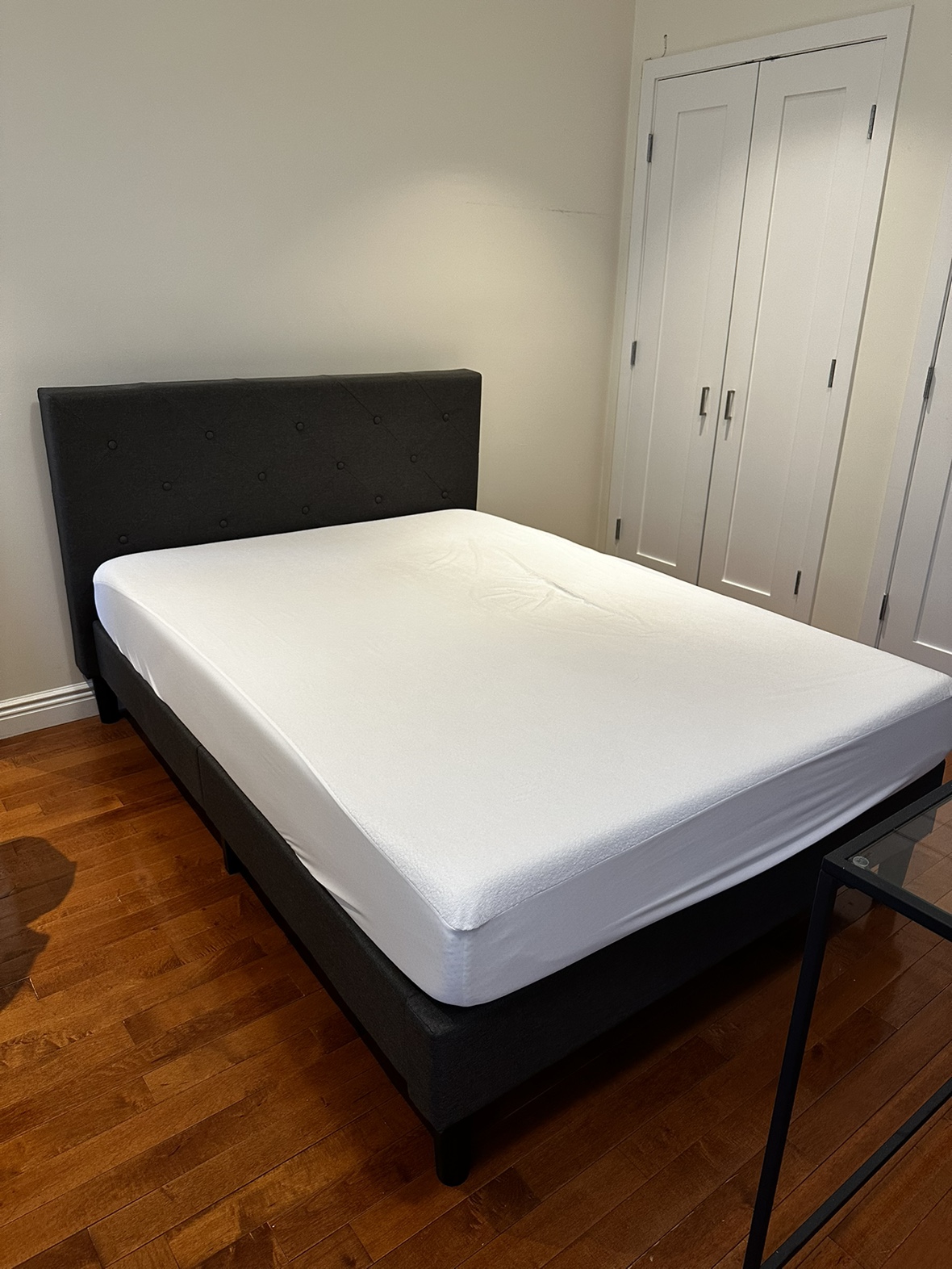 Full size mattress and bed frame - photo 3