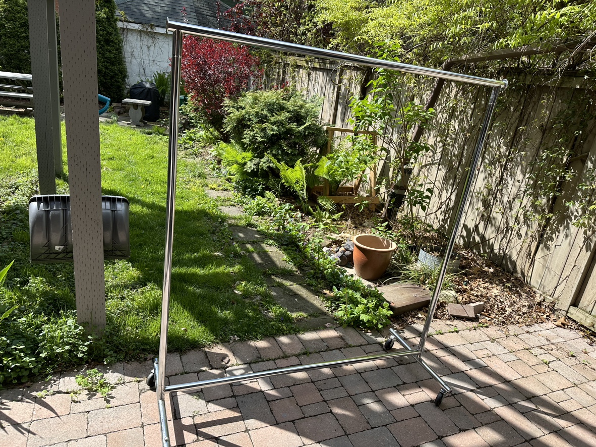 Clothing rack on wheels image indicator(2)