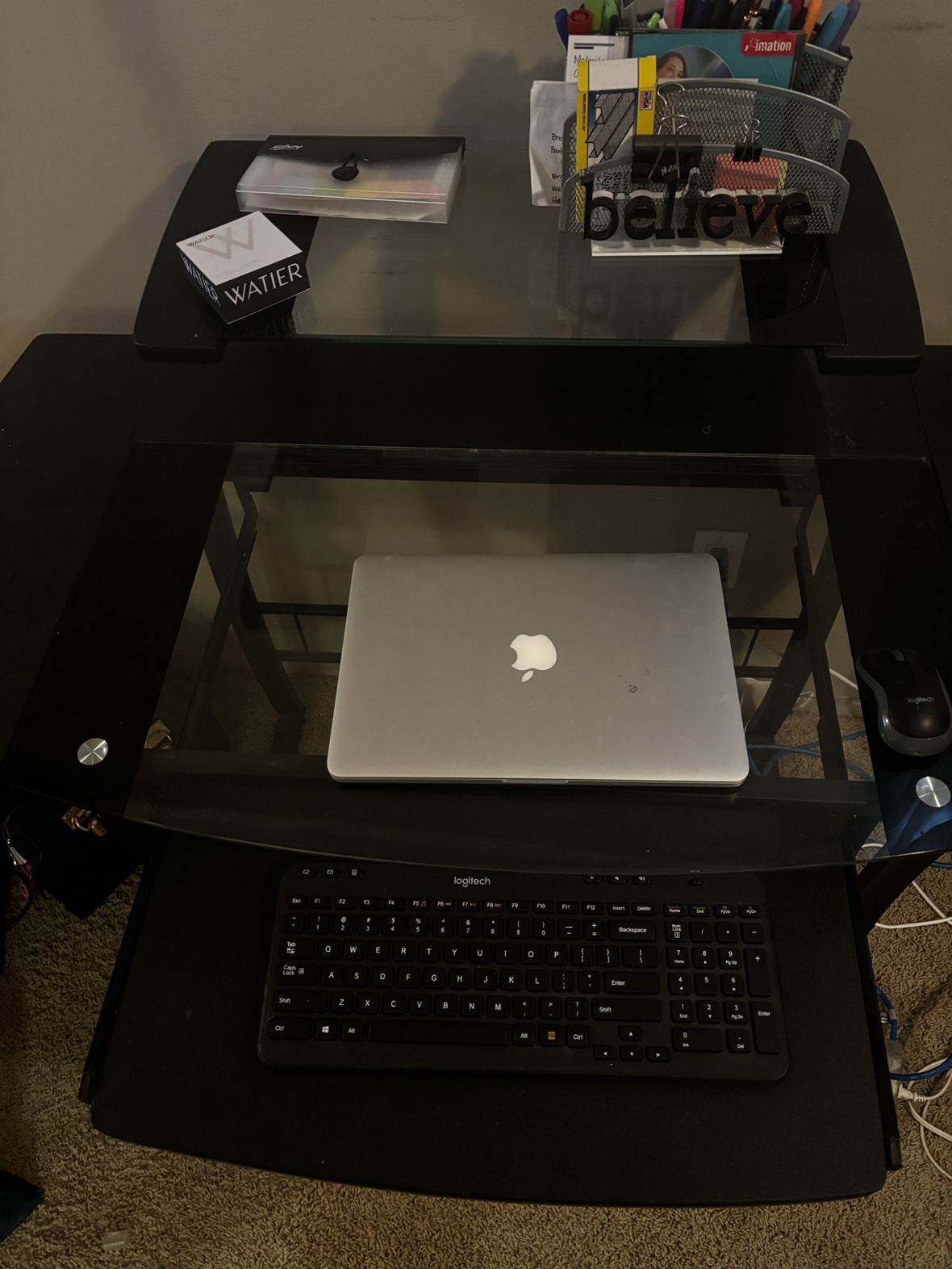 Desk - photo 2
