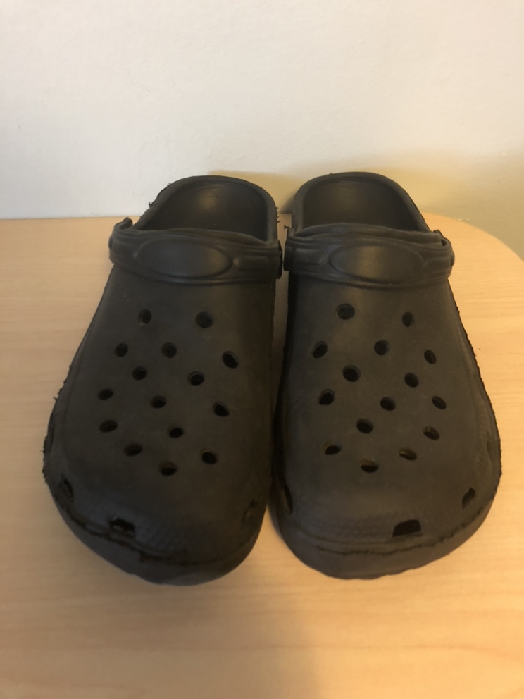 Black Crocs thumbnail