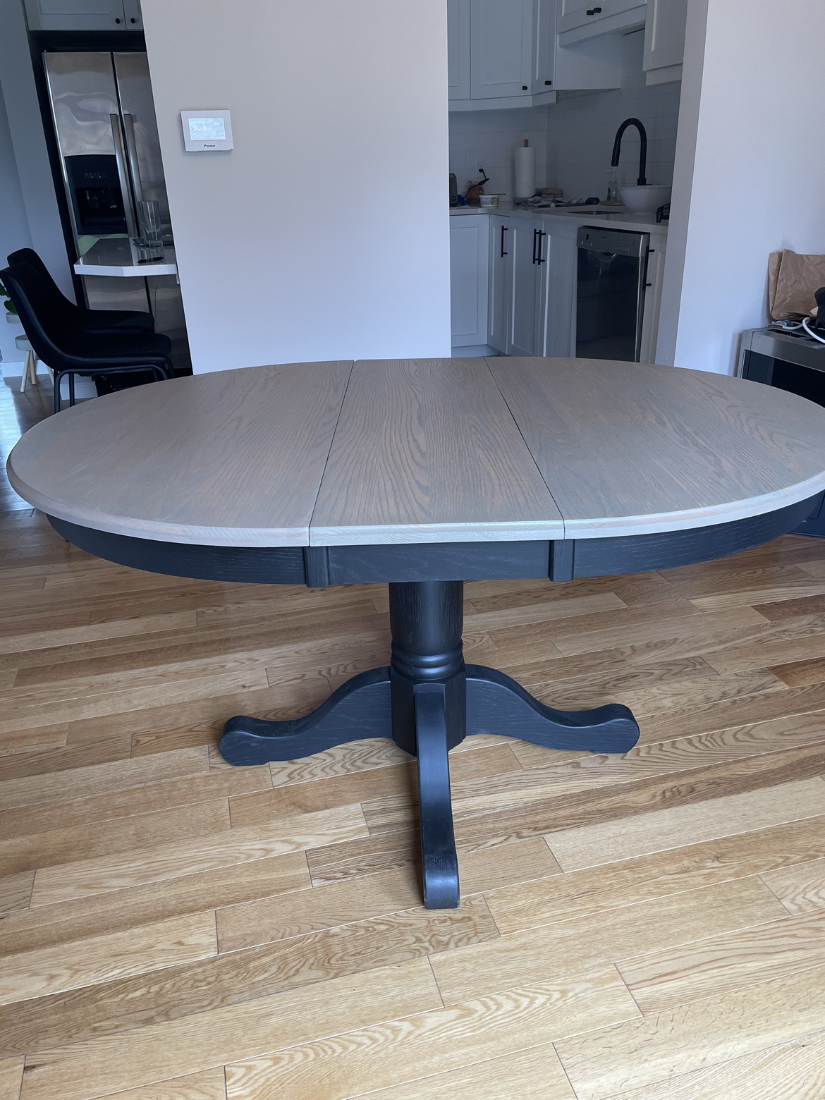 Solid oak dining table - photo 3