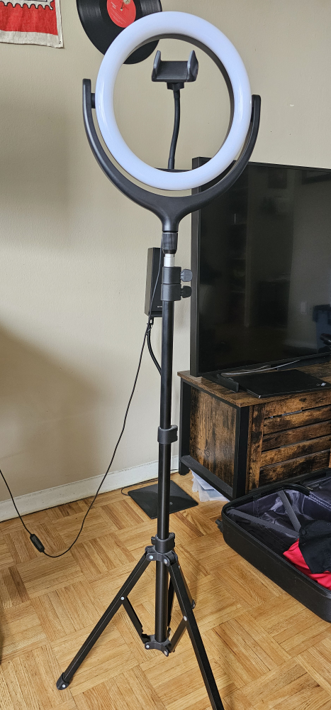 Taotronics Selfie Ring Light with Height Adjustable Tripod Stand image indicator(2)